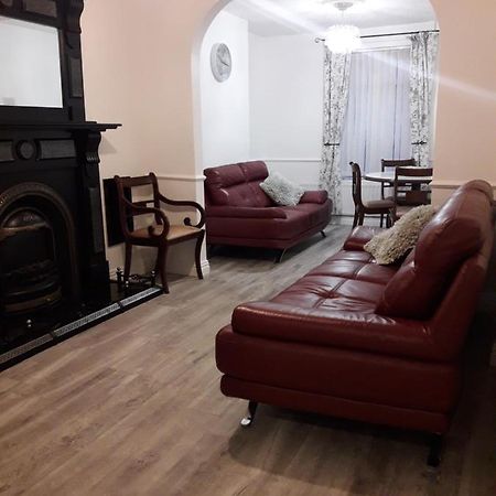 Cosy @ Coleraine Beside Train+Bus Station Apartment ภายนอก รูปภาพ