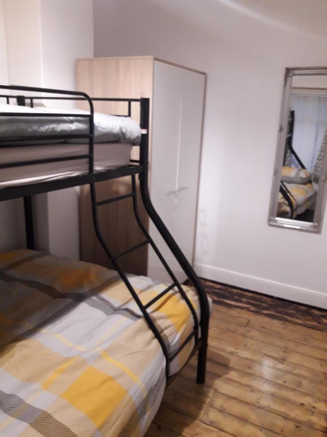Cosy @ Coleraine Beside Train+Bus Station Apartment ภายนอก รูปภาพ