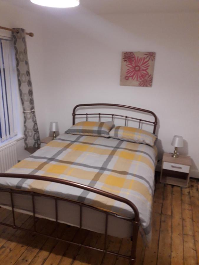 Cosy @ Coleraine Beside Train+Bus Station Apartment ภายนอก รูปภาพ