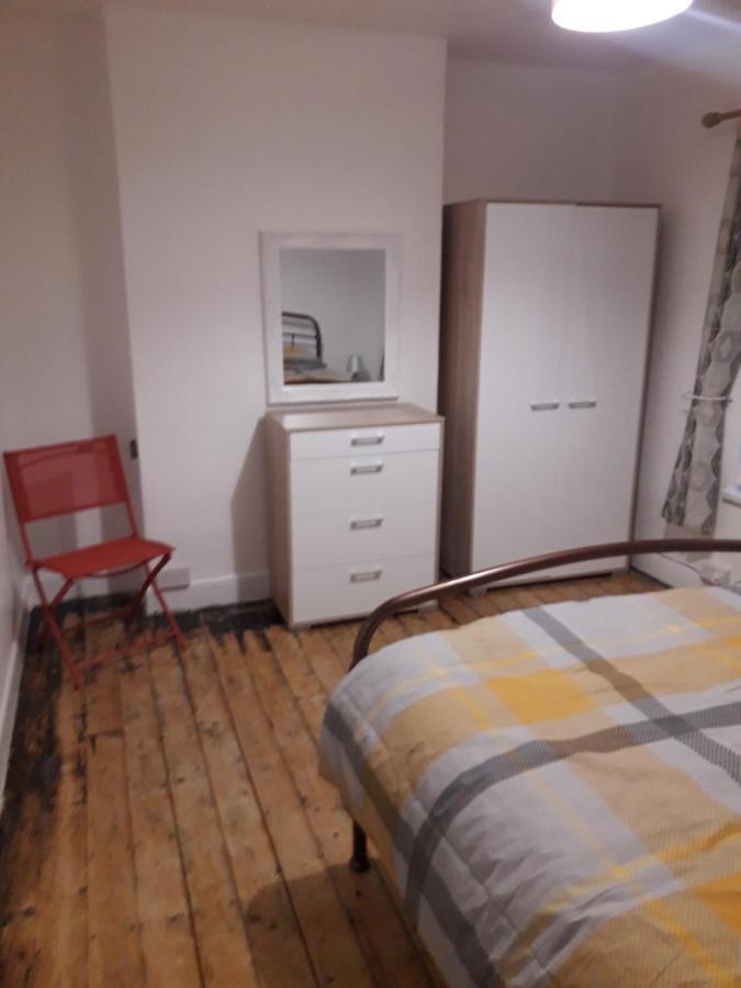 Cosy @ Coleraine Beside Train+Bus Station Apartment ภายนอก รูปภาพ